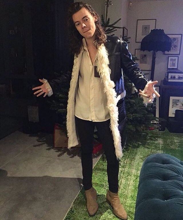 laarrysupporter's tweet photo. @Harry_Styles #unseenharry #HarryStyles #3 of 12 https://t.co/6KrsyCvOZZ