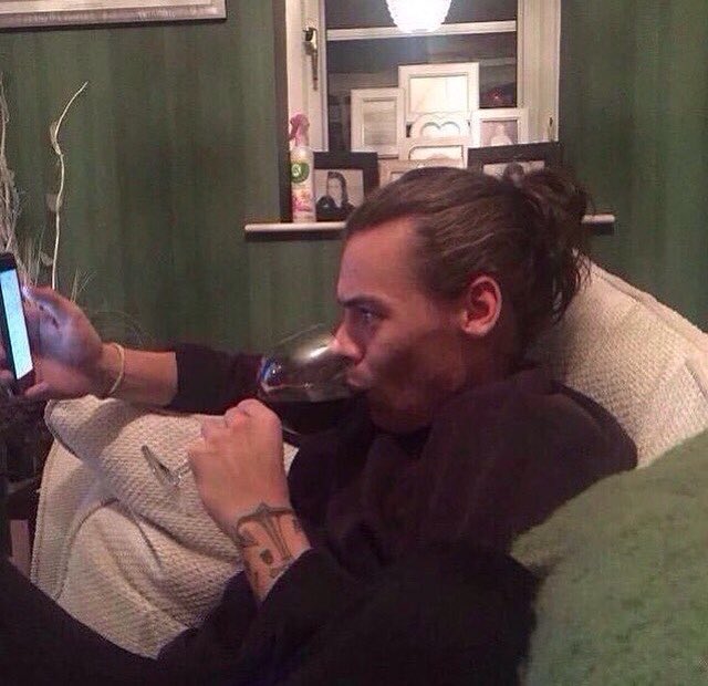laarrysupporter's tweet photo. @Harry_Styles #unseenharry #HarryStyles #3 of 12 https://t.co/6KrsyCvOZZ