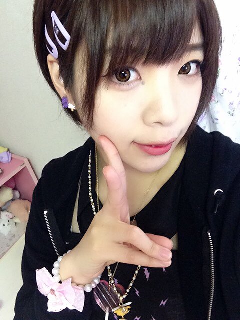 kanococo323's tweet photo. 今日はパーカーに合わせた黒紫にしてみました✨
#todaycoordinate https://t.co/b9GBob5A1I