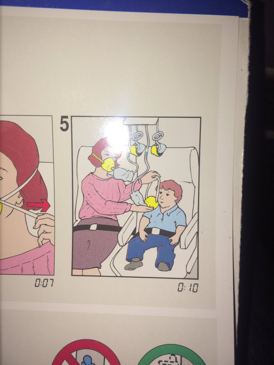 Por favor asista al enano sentado a su lado a ponerse su máscara. #CopaAirlines