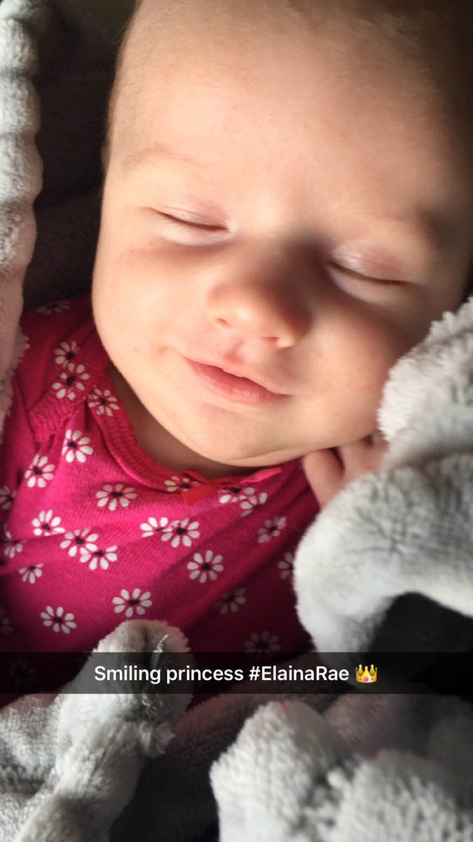 briannabeth94's tweet photo. My little princess, how are you already 5 weeks old? 👑 #ElainaRae #MyForeverValentine #MyNieceIsCuterThanYours https://t.co/3kv8XsOZJo