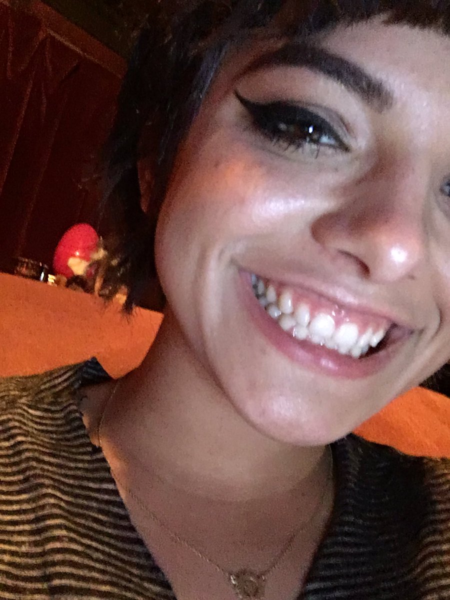 CaseyMoreta's tweet photo. I was looking for photos to post and forgot about these gems. why u do dis @NiaLovelis https://t.co/NtXIDDr6UV