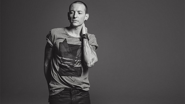 SUPERMUSIC (@supermusic_id) on Twitter photo 1976: Happy Birthday Chester Bennington, musisi yang dikenal luas sebagai vokalis <a href="/linkinpark/">LINKIN PARK</a> #MySuperInfo 1976: Happy Birthday Chester Bennington, musisi yang dikenal luas sebagai vokalis <a href="/linkinpark/">LINKIN PARK</a> #MySuperInfo