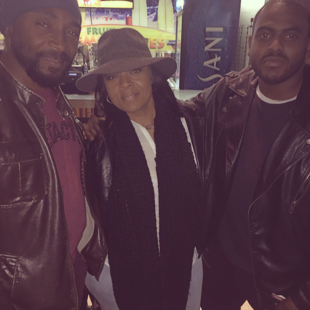 Sosah__1's tweet photo. Tonights recap.. Mynamesosah feat @hiswife4evr #iamplex @wizgamb at the @Nas concert salute @heat100radio. MADD ting https://t.co/25oEc1UXpG
