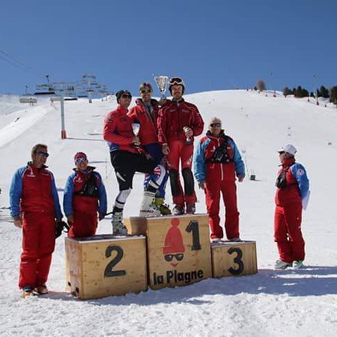 MontagneJadore's tweet photo. ESF la Plagne Memorial team winter @esfcourchevel1850 ๐๐
#esflaplagne #esf #lespullsrouges #moniteurdeski #skiinstrโฆ https://t.co/wNoVYsIfTJ