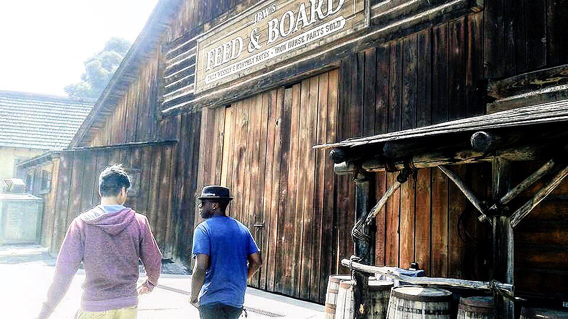 MylesGrier's tweet photo. The Wild Wild West with the #GameOfSilence patna @ticotyler | #UniversalStudios #WesternSets #YoungTerry #YoungEddie https://t.co/10HTEG1zpU