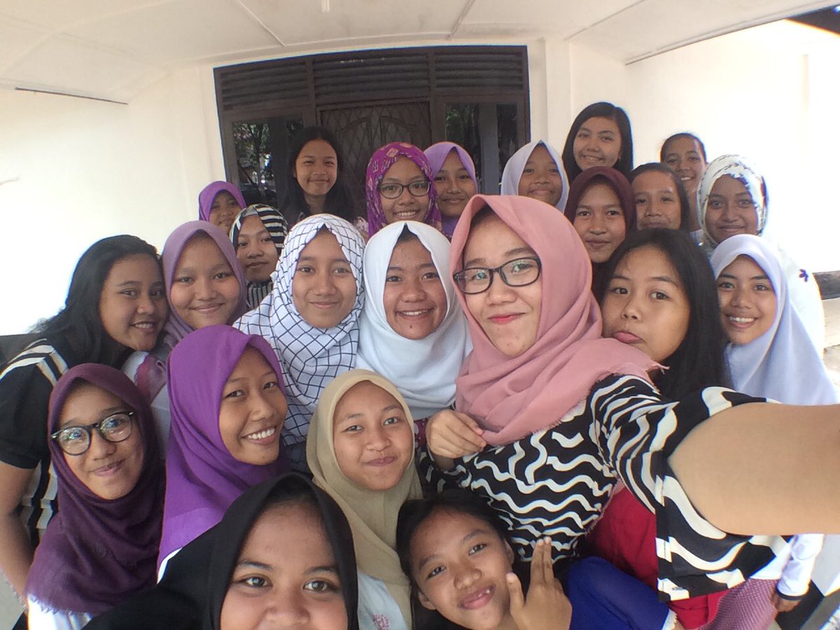 SoniQPLG's tweet photo. Nyatu jadi satu. Thankyou gatheringnyaaa. semoga makin rame tiap bulannya. lvyou 😘😘 https://t.co/2JIS2ScdKe