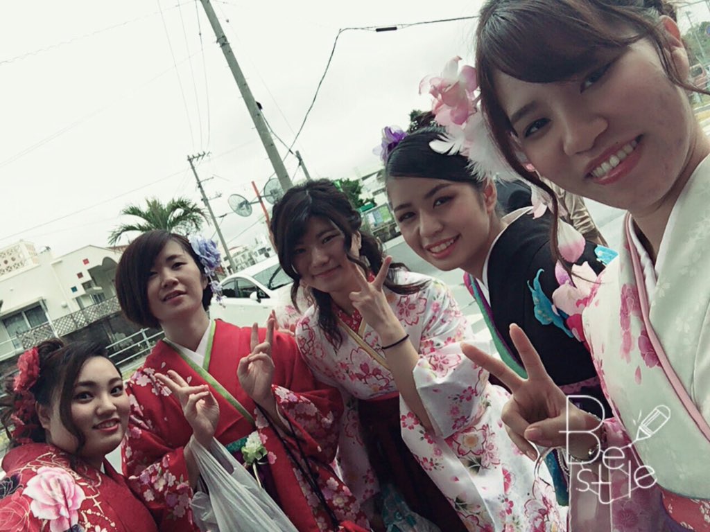 nissy24_aa's tweet photo. 卒業式でした！沖女でほんとに良かった！色々と思い出が出来ましたね
前の日はバイトがラスト出勤！お世話になりました！卒業式ぎりぎりまでバイトで頼れるパートナーさん達や社員の方々に支えられ色んなことを学びました！ありがとうございました！ https://t.co/RbrKZo68M7