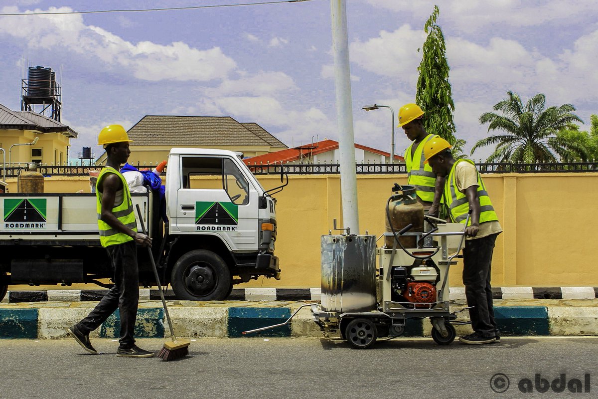 101abdal's tweet photo. The Road Markers
#roadmark #workers #road #safety #beauty #street #photography #streetphotography #photojournalism https://t.co/qroI4GuZ8m