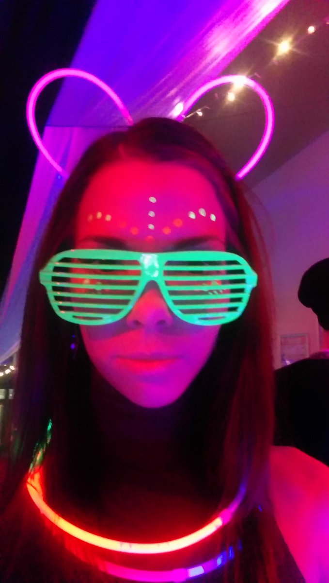 hugsandglow's tweet photo. Glow glow glow #blackhouseuk #blackhouse @BlackHouseUK #noisia #shuttershades #aber #abersu https://t.co/LugUHcs4Ie