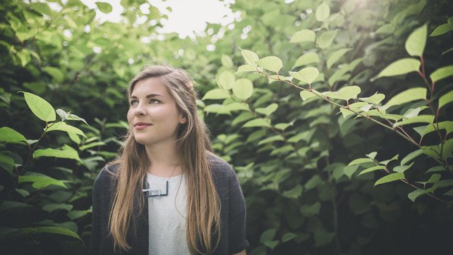 Waarom organiseert twintiger <a href="/FienDeman/">Fien Deman</a> een verjaardagsfeest voor dode kunstenaar Kandinsky? bit.ly/1Ut6KnZ