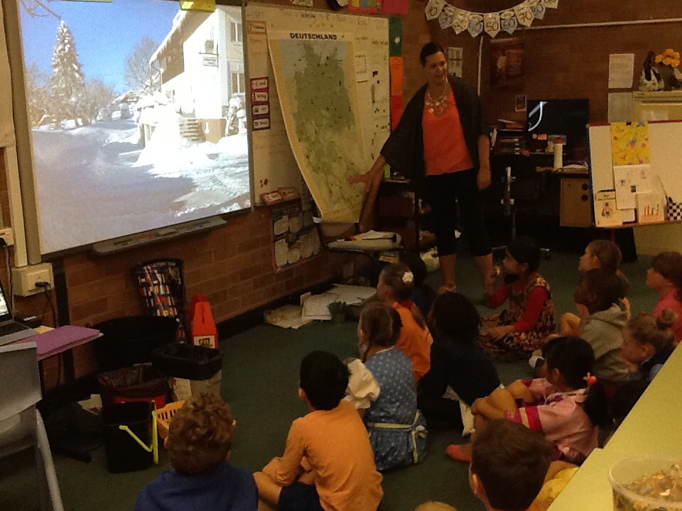 carolinewoolias's tweet photo. So wonderful to see our generous families in classrooms sharing their knowledge and culture @HarmonyDay_AU https://t.co/Pe8yJq7O4z