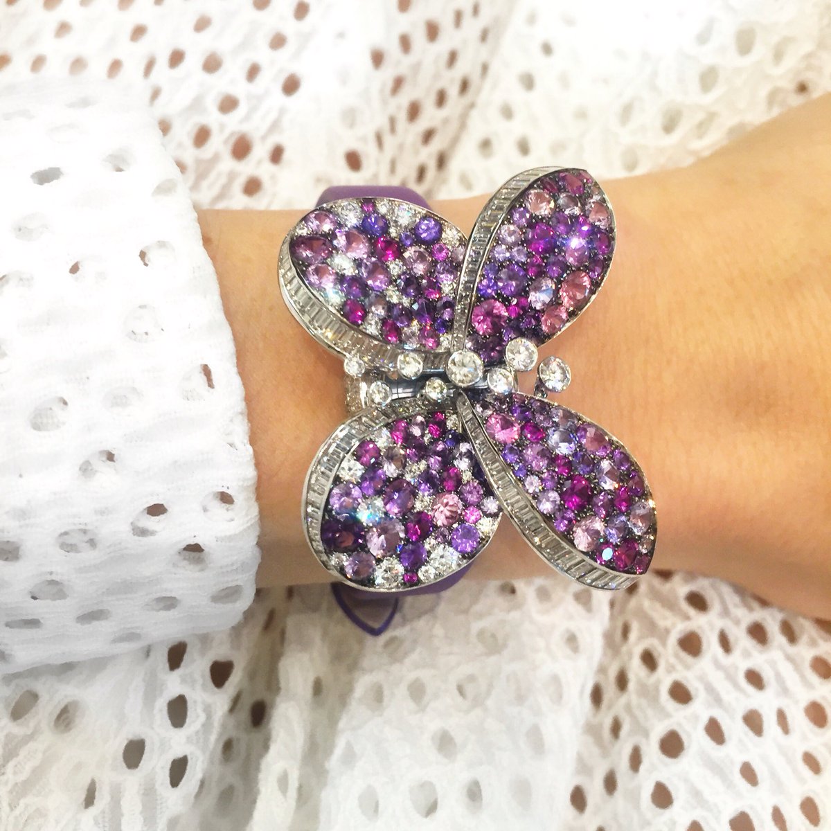 her_etiquette's tweet photo. A highlight of #baselworld2016: @graffdiamonds #PrincessButterfly
#graff #graffdiamonds #diamondwatch #baselworld https://t.co/LFHVUxWT8m
