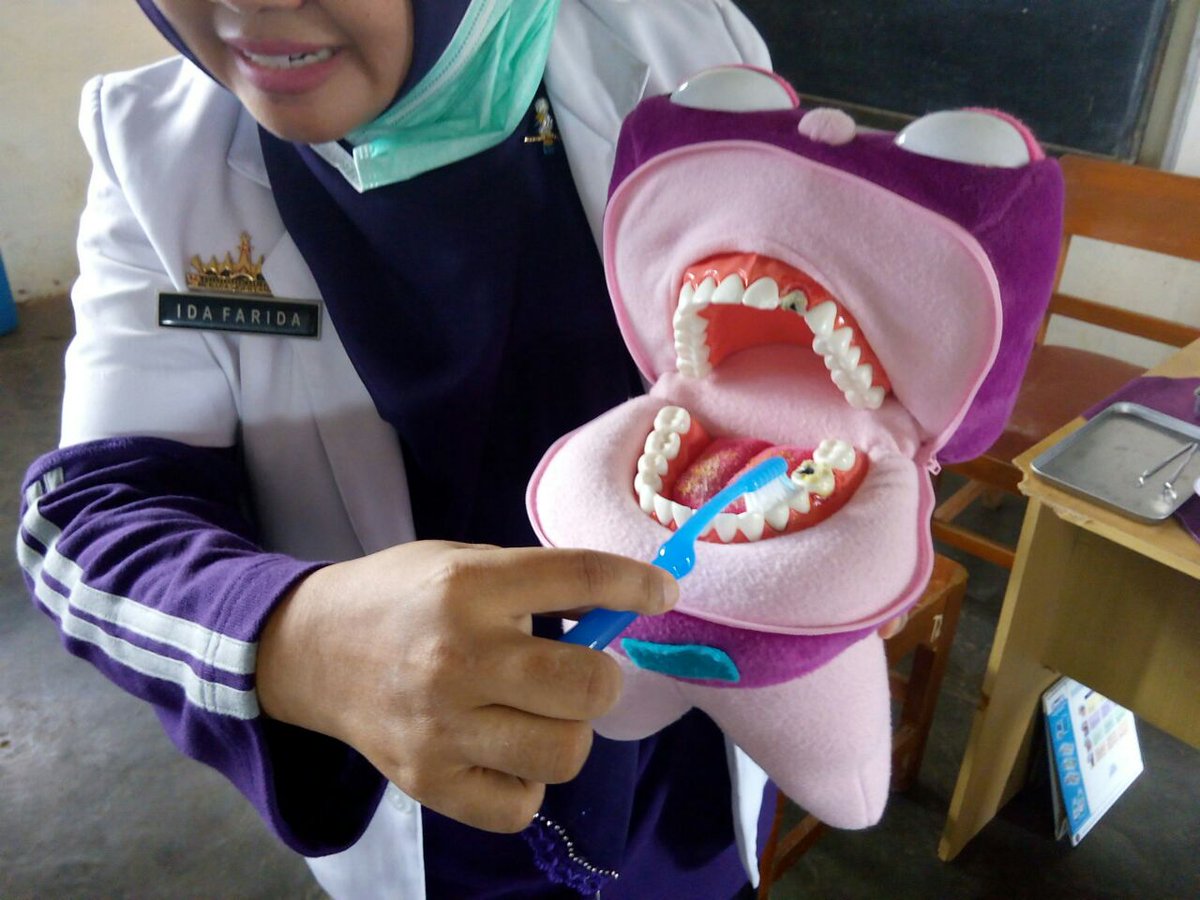 pkmbernung's tweet photo. Baksos WOHD dilakukan di SDN2 Tmn Sari Kec.Gdg Tataan dibantu Tim dari UPT Puskesmas Bernung#HealthyMouthHealthyBody https://t.co/cL2txDEyOi