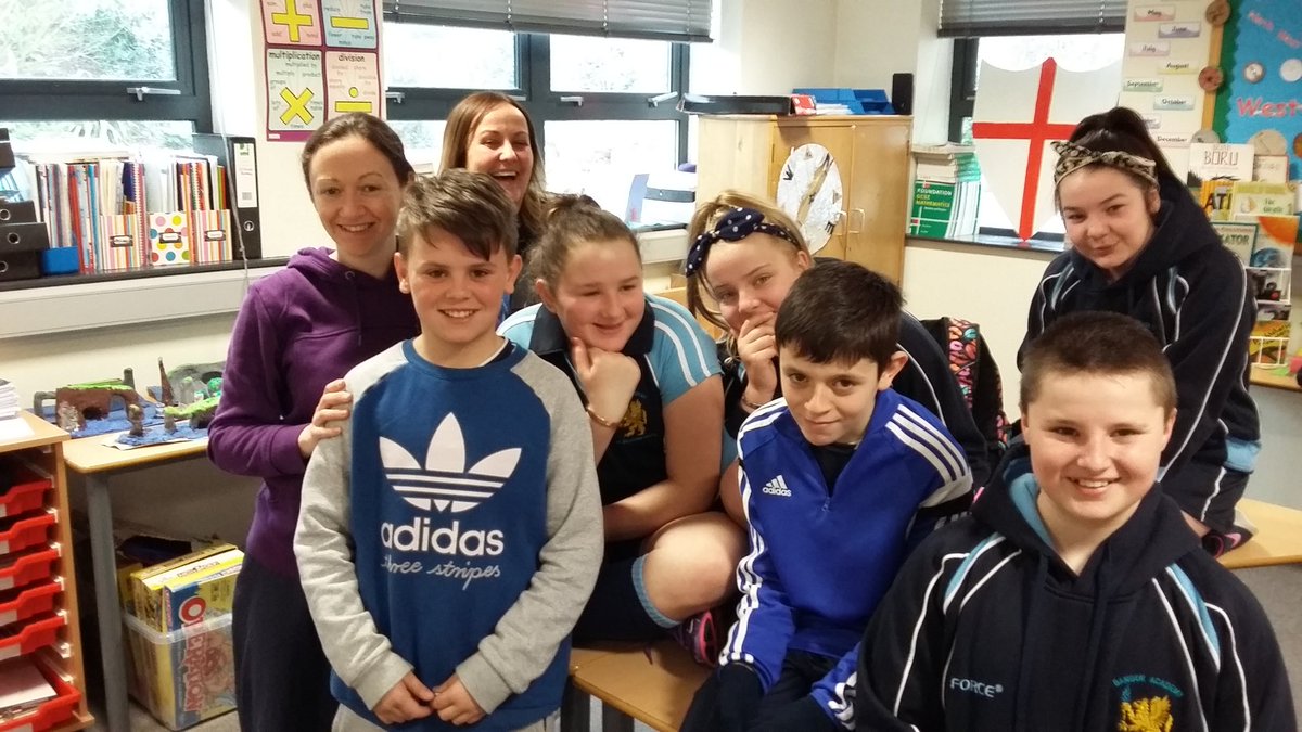 phuntley_BASFC's tweet photo. Guinness sit up World Record Dream Team. #8C3 #smashedit #bangoracademy https://t.co/o1KtnD4SbR