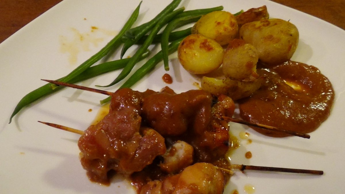 New video on our YouTube channel!
Daan's chicken satay with roast potatoes:
youtu.be/Ivp1Jr2fzhA