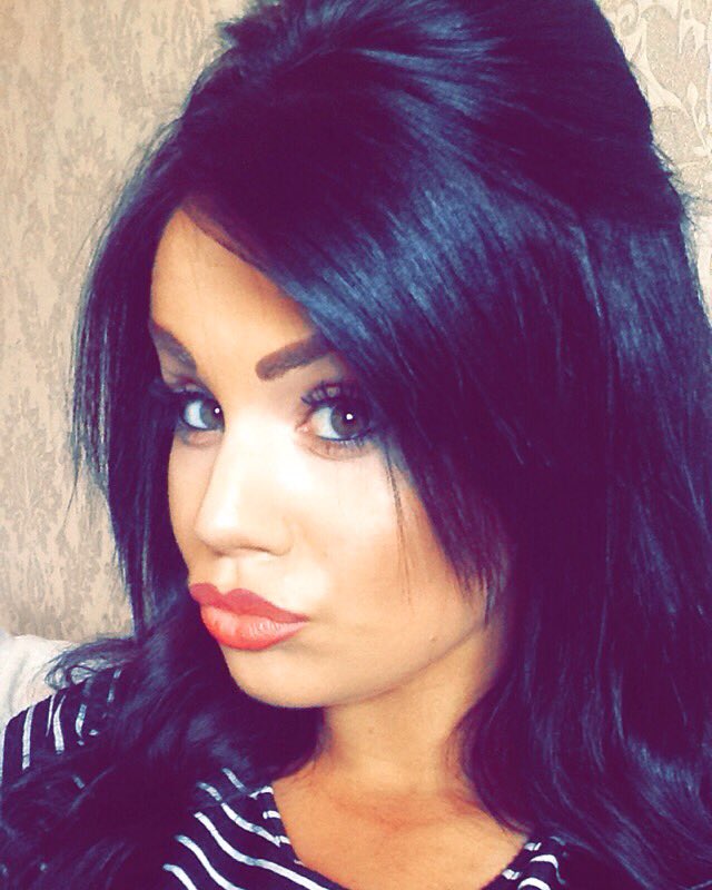 hannahsang44's tweet photo. #pose #selfie #darkhair #sidefringe 💇🏽 https://t.co/DfQqIAQPiN