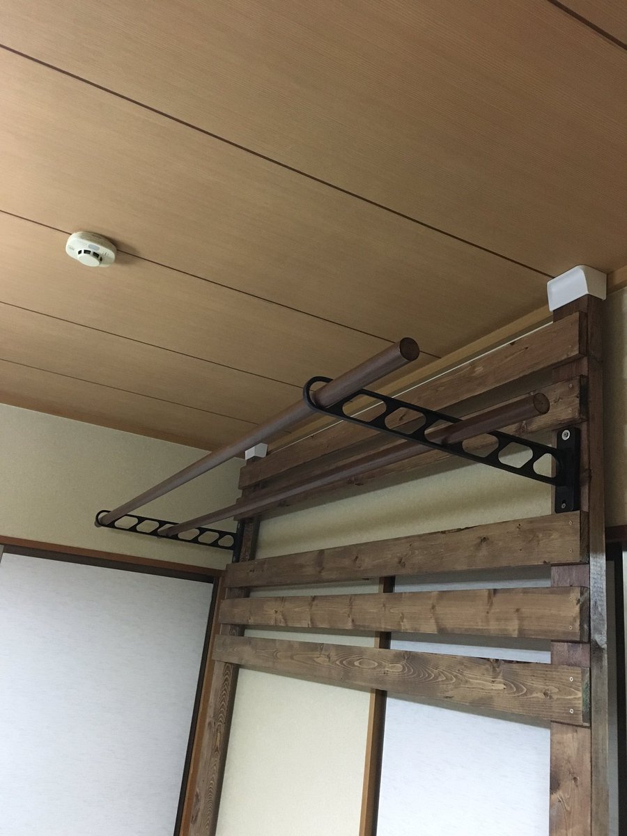 無名 ただいま 引越しの作業中です ディアウォールでこれまで通りポスターやら貼れるようにしたり物干し竿つけたりしていて なかなか絵が描けておりません ボールペン画は しばらくお待ちくださいm M T Co Pmztrnubev