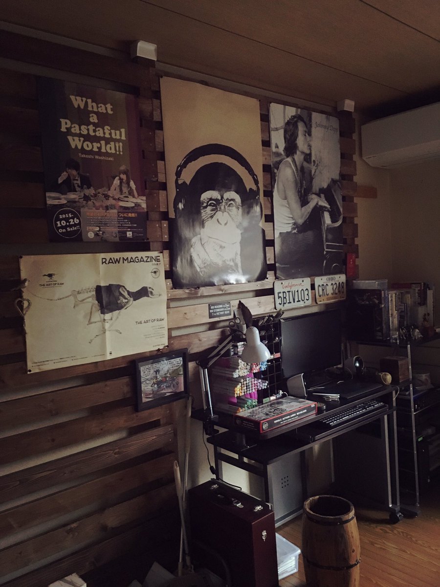 Uzivatel 無名 Na Twitteru ただいま 引越しの作業中です ディアウォールでこれまで通りポスターやら貼れるようにしたり物干し竿つけたりしていて なかなか絵が描けておりません ボールペン画は しばらくお待ちくださいm M T Co Pmztrnubev