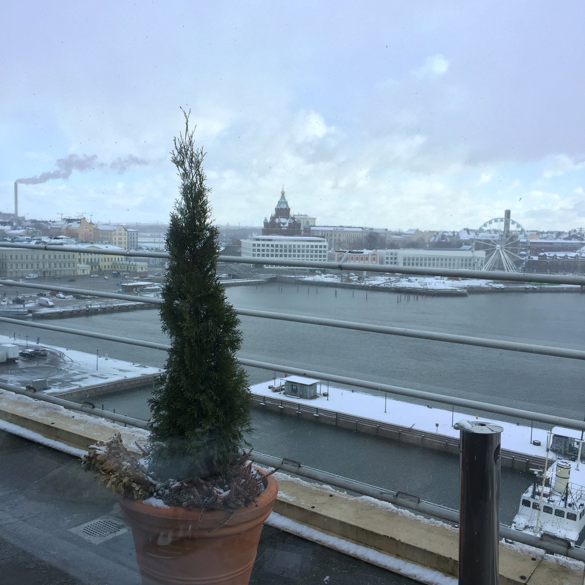 RogerStudioOy's tweet photo. #Roger Studion ja #Microsoftin ensimmäinen yhteinen #aamiaistilaisuus alkoi nyt #Palacessa. #palvelumuotoilu #elämys https://t.co/ebqt6lxDs9