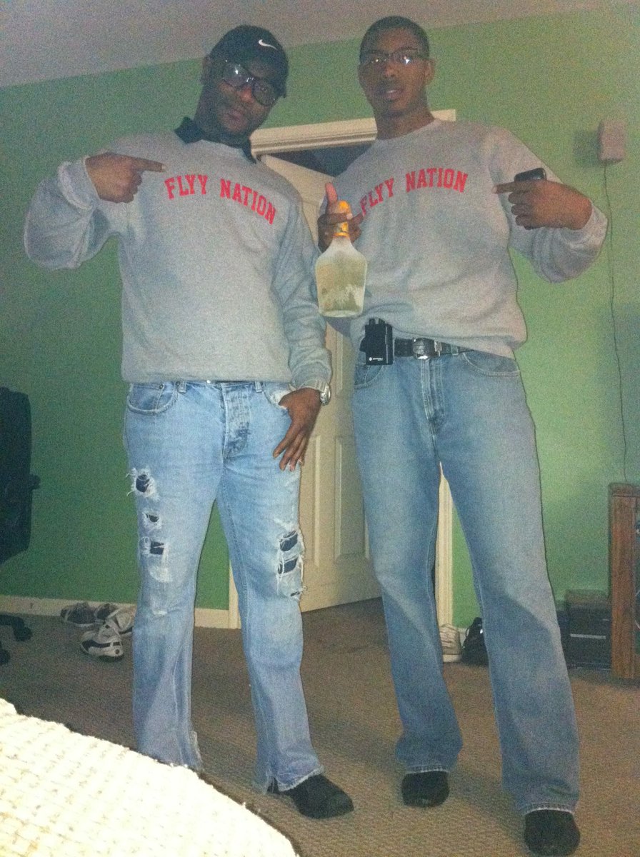 ZigChainkx4's tweet photo. Happy birthday to my bro @DJ_KSam/officer. Love you bro! https://t.co/EJi0YSU6Bg