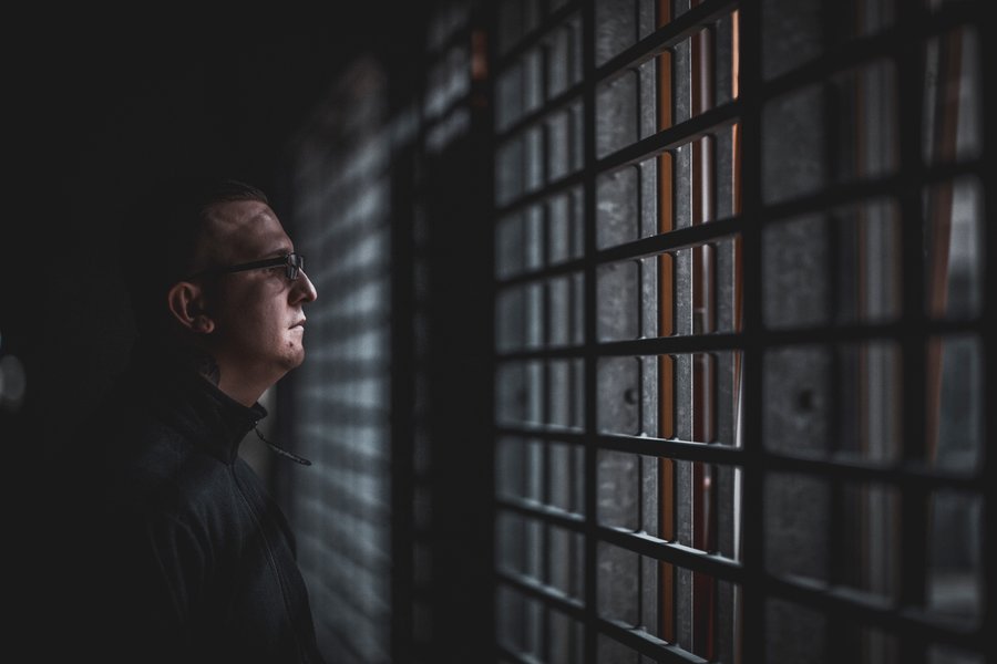 tilllate_com's tweet photo. Fotograf Jörg Singer offenbart uns, warum er im sächsischen Knast Insassen abgelichtet hat. https://t.co/4NWWzLEtSe https://t.co/61wdFnlmoK