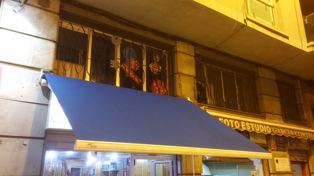 Toldos_Ceuta's tweet image. #toldo village de @_Solplay  tela acrilica sauleda instalado en #ceuta. Informacion en el 660329248 @Toldos_Ceuta