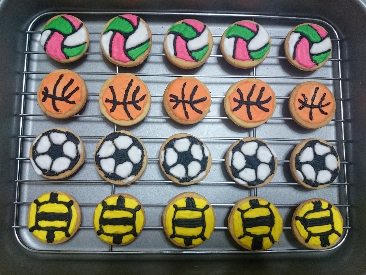 ℳӛgu お菓子 Twitter ನಲ ಲ 球技大会頑張ろうってことで作ったのに 昨日持ってくの忘れたクッキー 一番簡単そうなバスケットボールが難しかった というか 絵のセンスがないんだな まずは絵心極めよう お菓子作り 球技大会 アイシングクッキー ℳӛgu お菓子 Twitter ನಲ ಲ 球技大会頑張ろうってことで作ったのに 昨日持ってくの忘れたクッキー 一番簡単そうなバスケットボールが難しかった というか 絵のセンスがないんだな まずは絵心極めよう お菓子作り 球技大会 アイシングクッキー