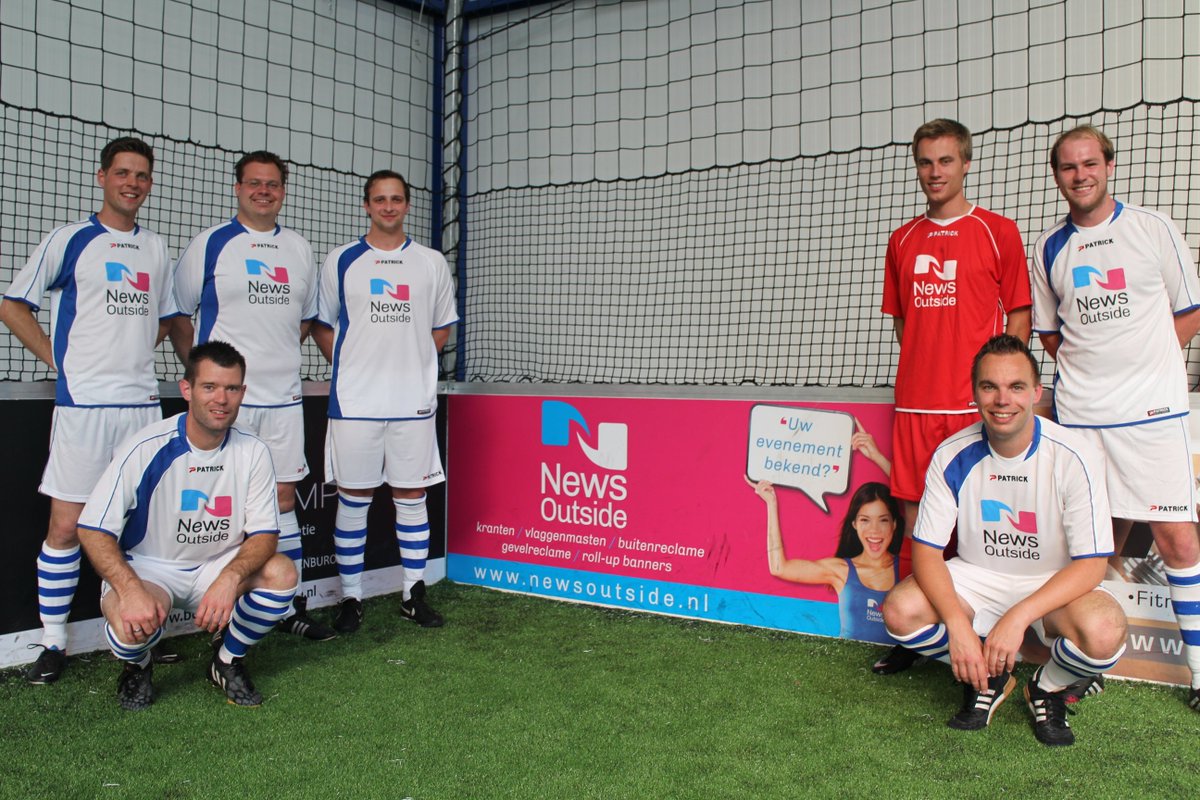 Trotse #sponsor! News Outside #kampioen recreatieve wintercompetitie <a href="/soccerinside_nl/">Soccer Inside.nl</a> : bit.ly/1pxRABl