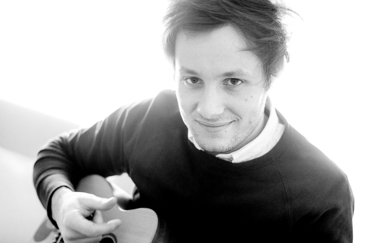 curieuxdigital's tweet photo. Découvrez et partagez la superbe interview de @VianneyMusique par PiMi + portfolio sur https://t.co/PA3nGgF6mq https://t.co/UjFr9yT9Iw