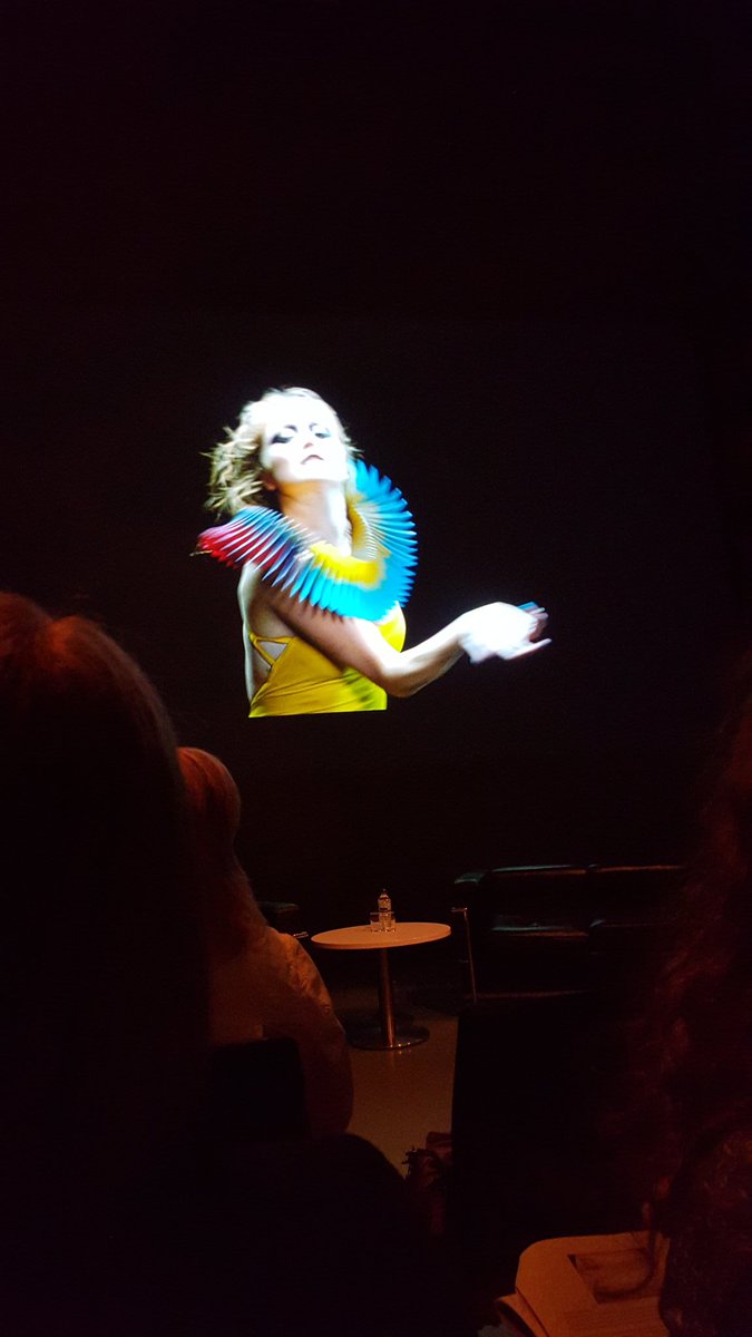AnyaJewellery's tweet photo. Wow such an inspiring day packed full of incredible artists and ideas #beyondjewellery @ParksideGallery https://t.co/YVi2raGDRr