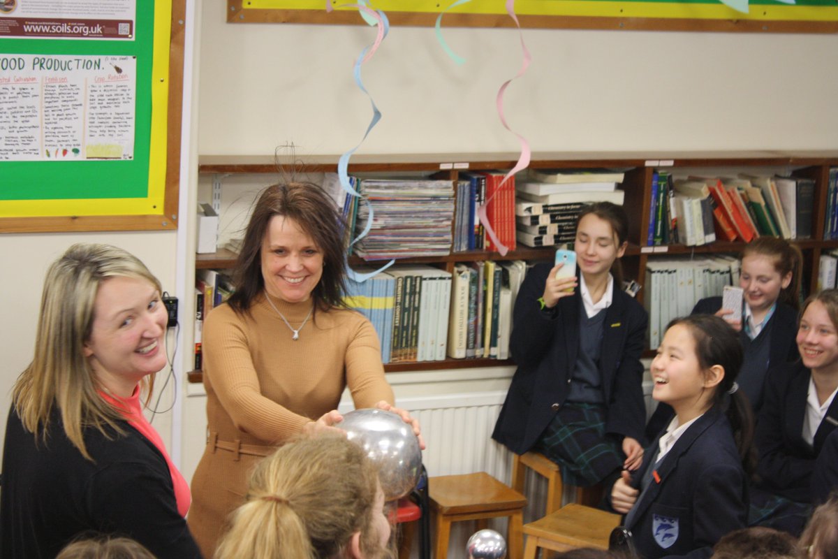 Celebrating British Science Week with our favourite science demos #BSW16 <a href="/BCSHeadmaster/">HeadmasterRazorClaw</a>