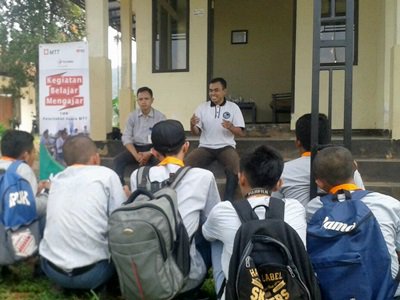rumahzakat's tweet photo. #SharingHapiness SMK Peternakan Juara kunjungi MTT Peternakan Jawa Barat https://t.co/3lDRqQJITd https://t.co/mO1YWaniKP