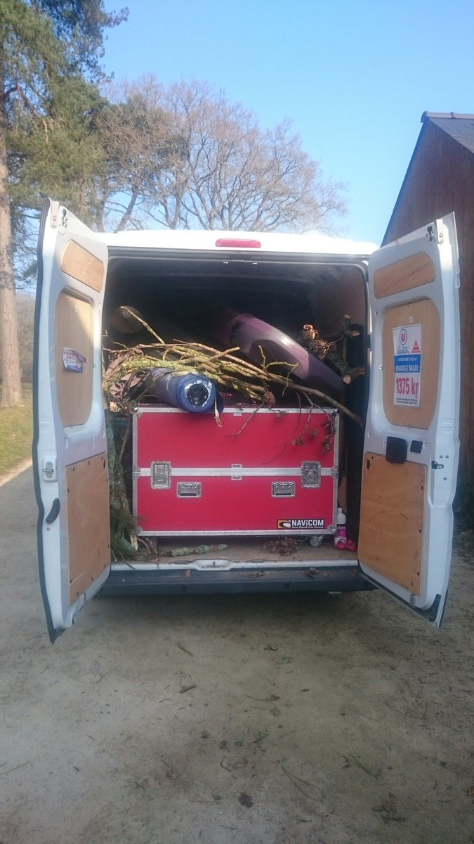 Retrouver la bouteille d'acetone est vous remporterez un stickers PMC !! :)