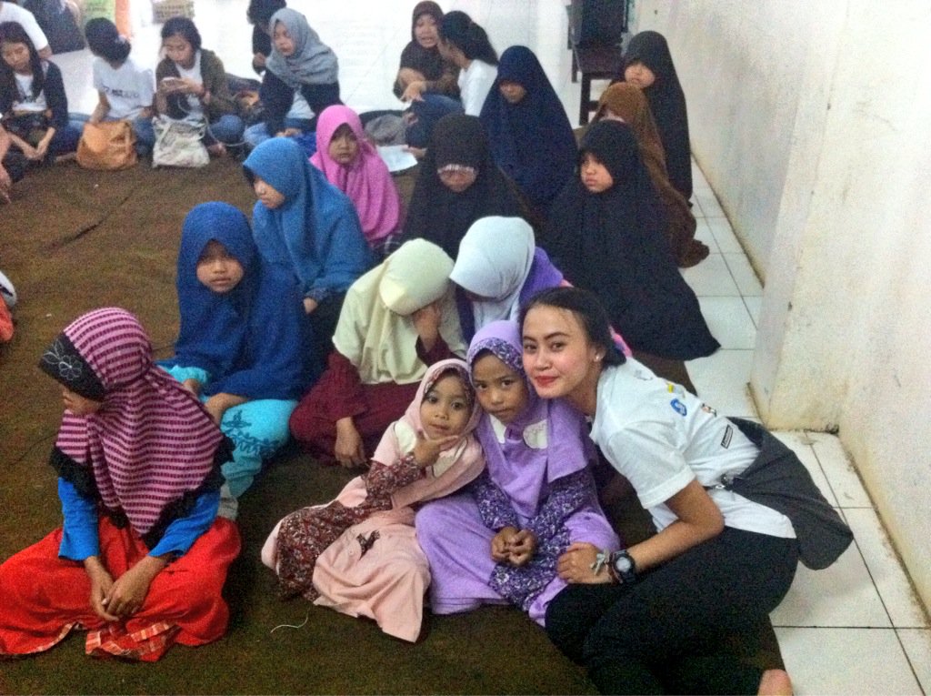 GARASI_HMA's tweet photo. Konten ke-3 dari GARASI2016 "Bakti Sosial" | @GARASI_HMA @hmaekuitas @StieEkuitas https://t.co/619fFdRtm1