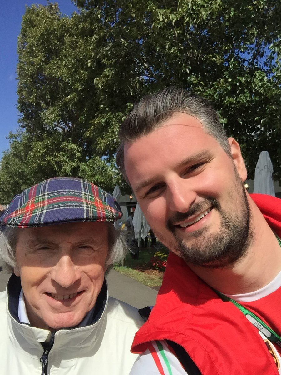 Ferrarikid1's tweet photo. Gr8 times in the paddock. @SFCMelbourne @ScuderiaFerrari https://t.co/XeSqYMhe0C