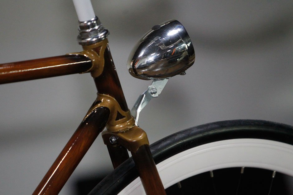 wittrail_com's tweet photo. Wittrail .....diseña una #fixie aerografiada como si fuera madera ..#Ciclismo #FelizViernes  https://t.co/idE59fHQXT https://t.co/Q2EiWwuO8b