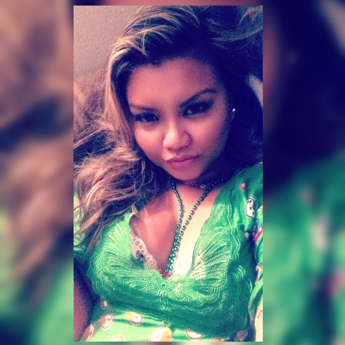 ErinAnne46's tweet photo. 2am & barely going to bed! What a fun chill #StPatricksDay with my besties! πππ¬π«β #snapchat #selfie #passmybedtime https://t.co/MwORcLwYqQ