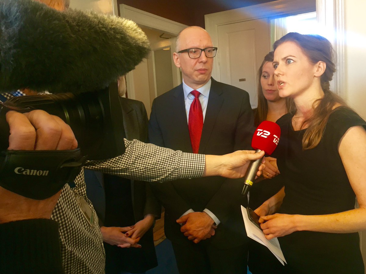 brianlindhoff's tweet photo. "Vi kommertil at stranme gevaldigt op på tilsynet med friskoler med bl.a. uanmeldte besøg", siger ministeren #dkpol https://t.co/ht8RpkVj5n