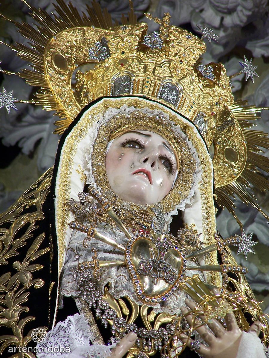 Hoy, Viernes de Dolores, felicitamos a la madre de todos los cordobeses. 7 días para acompañarte.. #DoloresCoronada