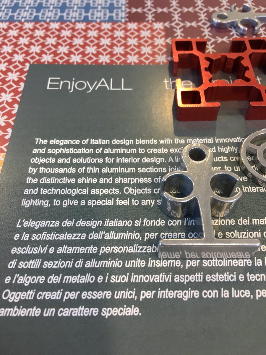 simonaelle's tweet photo. Oggi sono qui: @EnjoyALLdesign  #WEBLOGsaloni #italianfeeling #enjoyLAB https://t.co/ludDUpbe5U