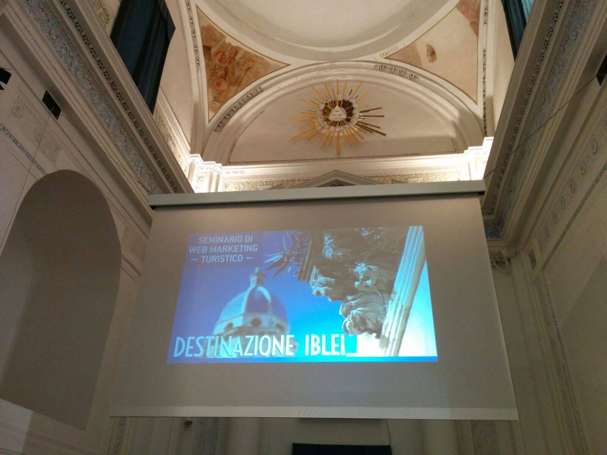 Erre2mktg's tweet photo. Seminario a Chiaramonte Gulfi sul #webmarketing turistico. #turismo #destinazioneiblei @VisioniWeb @cronachedigusto https://t.co/pfOzKND2Cy