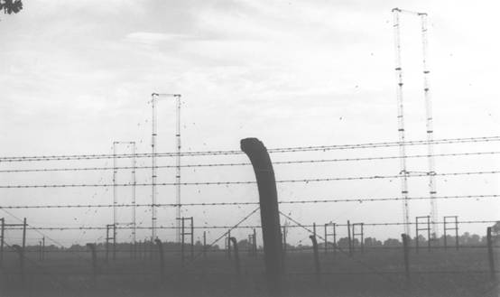 RadioHacking's tweet photo. "Empire of Noise", a great documentary with original samples about #radiojamming in #ColdWar https://t.co/6FCkkEjrwT https://t.co/q8IkuJ08eK