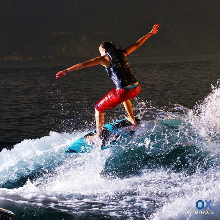 Jadore_Geneve's tweet image. ift.tt/1PEHsfq Un soir d'été lors d'une séance de #wakesurf avec #offaxis sur le… ift.tt/258gJCN