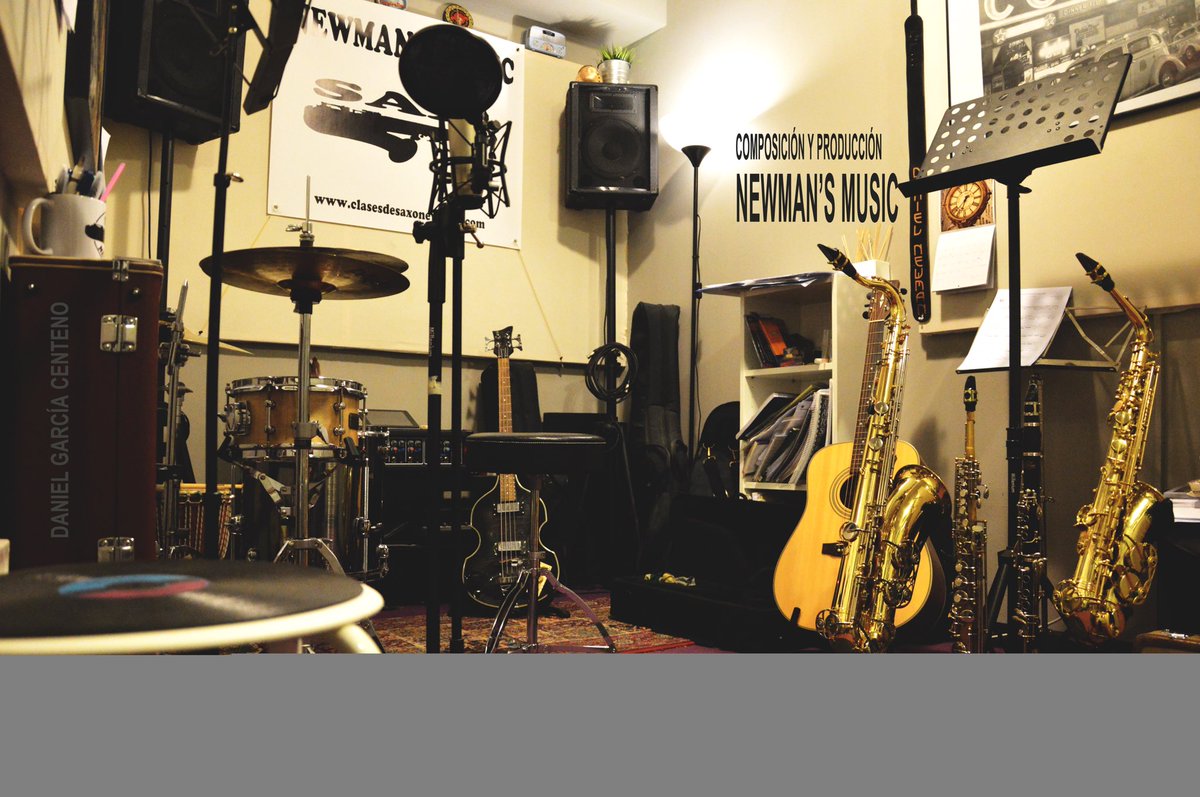 Newmansdgc's tweet photo. Desde #NewmansMusic os deseamos #FelizViernes !! #Produccion #Composicion #Musica https://t.co/EZK45Ydo9C