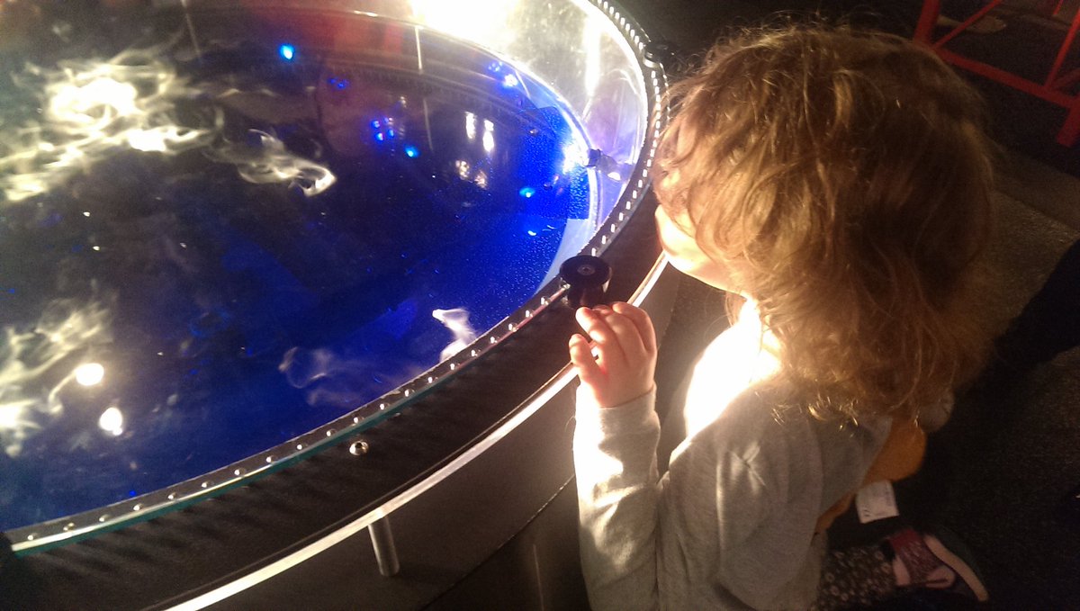 TinctureOfMuse's tweet photo. Into the #blue @sciencemuseum #autism #EarlyBirds #MuseumRainbow #dryice #getthemwhiletheyareyoung #scienceystuff https://t.co/TMDyUF89ps