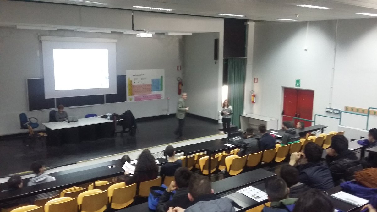 ChiaraContu1's tweet photo. Roberto Orrù presenta il corso di Ingegneria Biomedica #gounica16 @univca https://t.co/BYssBJufUX
