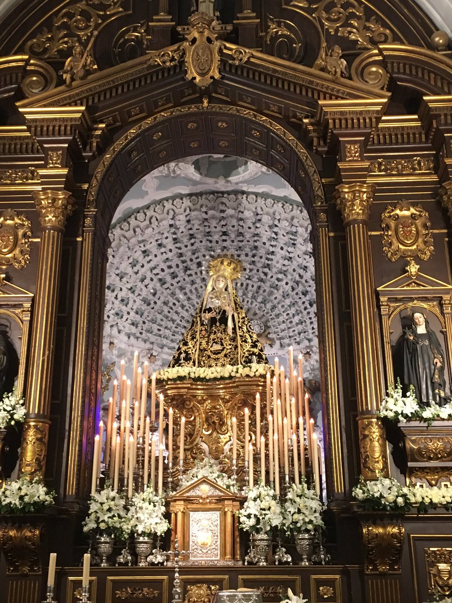 Un año más con Ntra. Sra. de los Dolores, pidiéndole protección y un futuro mejor para todos los cordobeses.