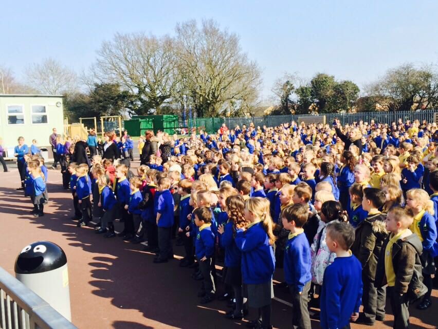 BristolBears's tweet photo. PIC: Jack Lam launches a @sportrelief danceathon for 500 children at Stoke Lodge Primary School. https://t.co/H4viD8BSgz