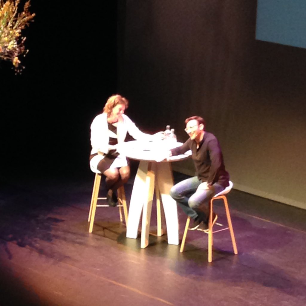 RoxanneRomy's tweet photo. Thanks @simonsinek for answering my question about self-managing teams. Wondering who will be the "mom" soon! Haha https://t.co/WZUMj9kReJ
